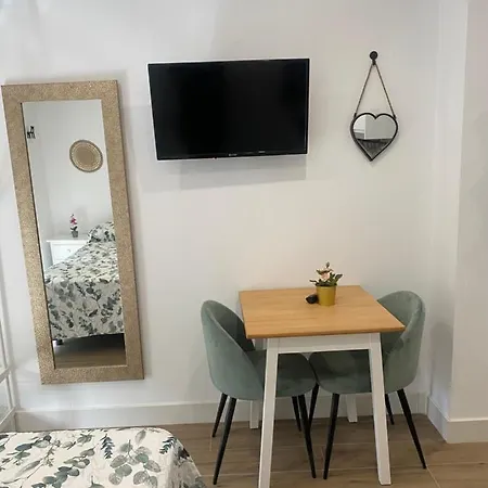 Homestay Casa Secunda Romar